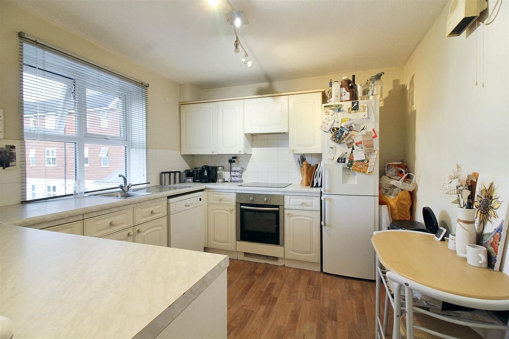 Property photo 3 of 12 9(2).Jpg