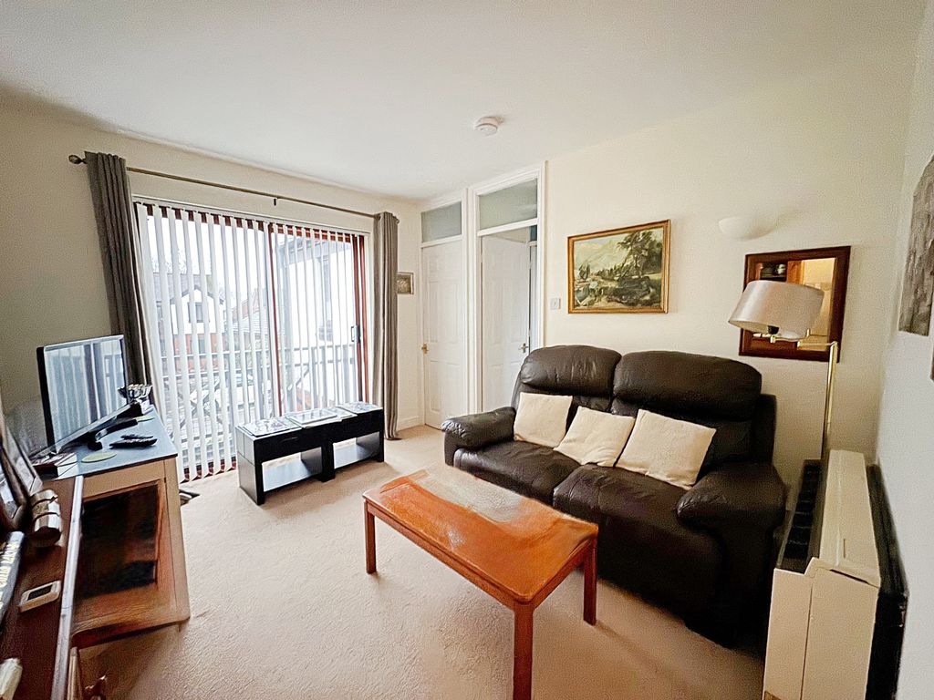 Property photo 3 of 9 Lounge Diner