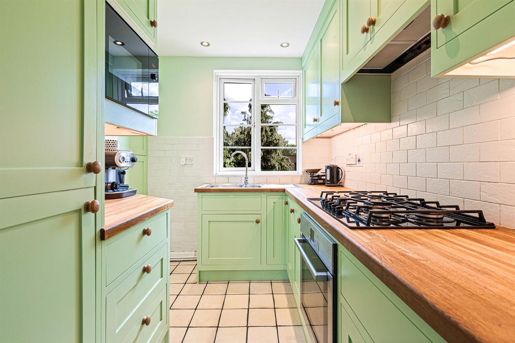 Property photo 3 of 17 Kitchen