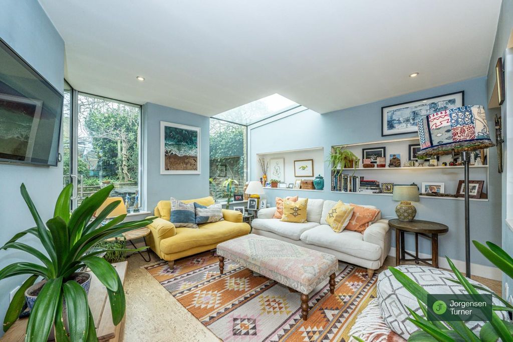 Property photo 1 of 12 Reception Room Rear View .Jpg