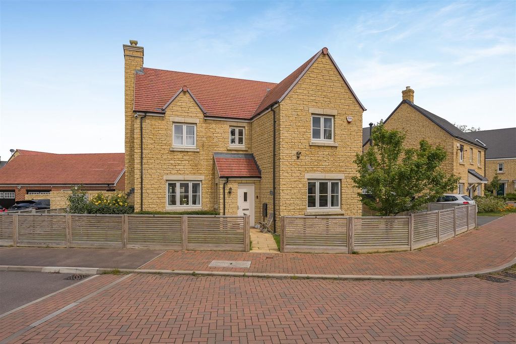 Property photo 1 of 22