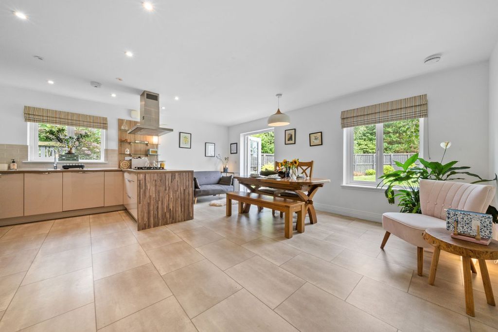 Additional image 17 of 5 bed detached house for saleCastleton Crescent, Falkirk FK2
