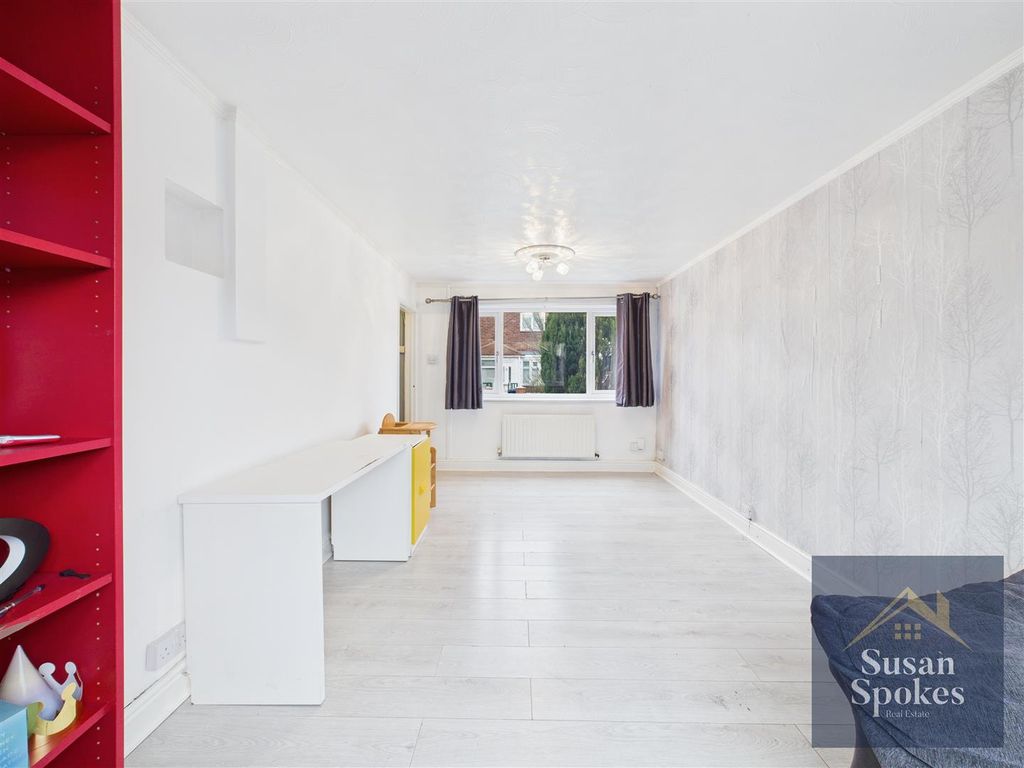 Property photo 3 of 20 Cam01858G0-Pr0201-Still004.Jpg