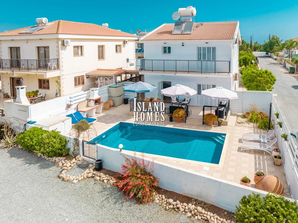 Property photo 1 of 35