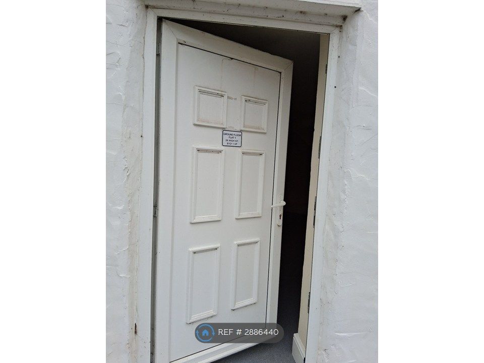 Property photo 2 of 11 Entrance