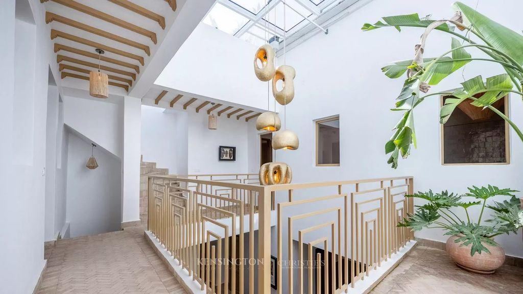 Property photo 1 of 38