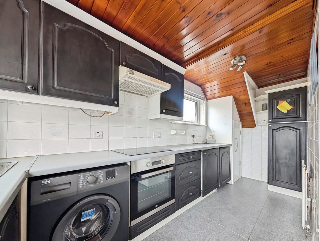 Property photo 3 of 23 Kitchen