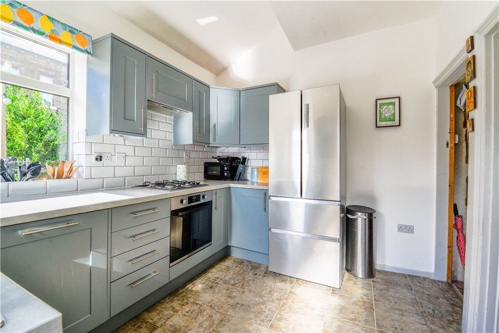 Property photo 2 of 30 Kitchen