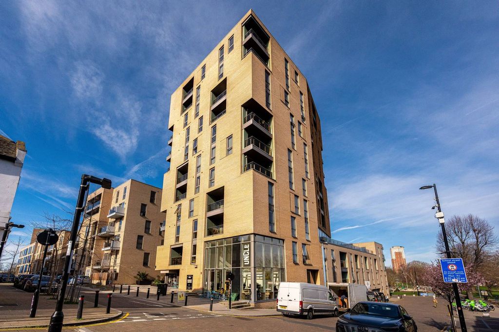 Property photo 3 of 3