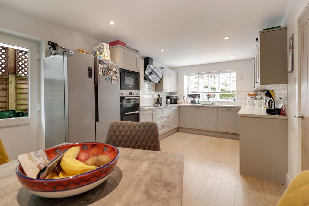 Property photo 3 of 19 Kitchen Breakfast Room