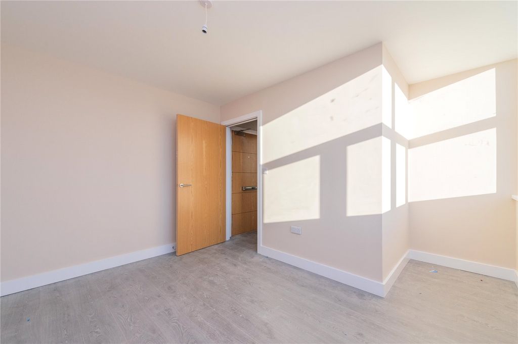 Property photo 3 of 33 Picture No. 02