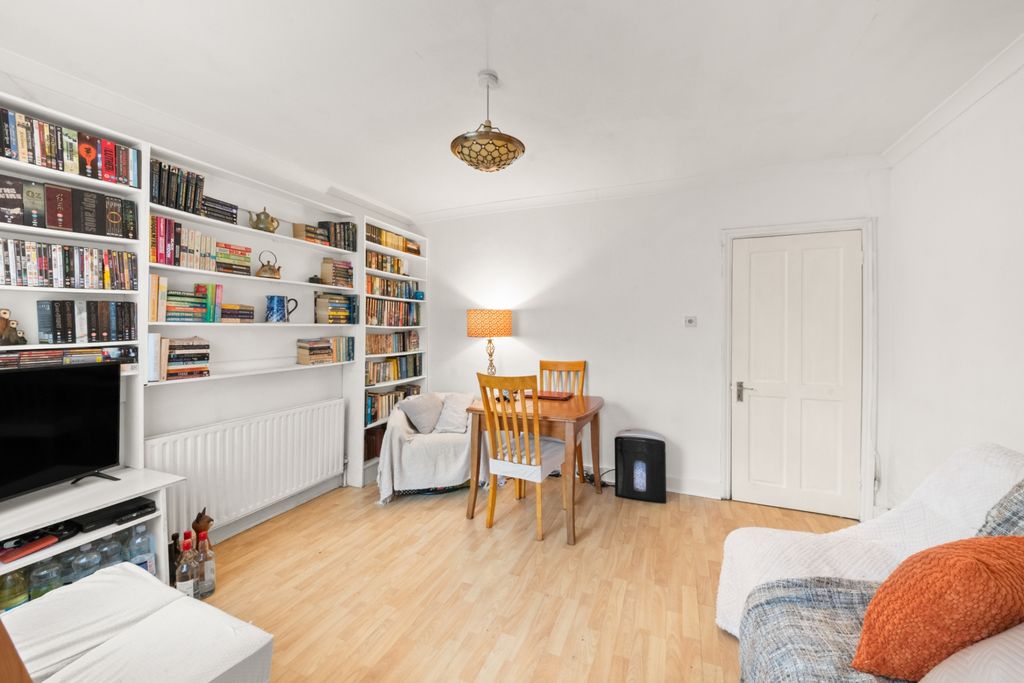 Property photo 3 of 11 Photo 12