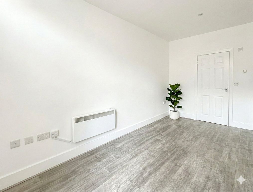 Property photo 3 of 5 Picture No. 05