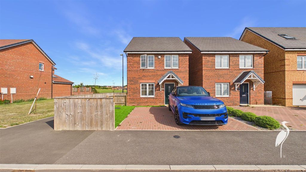 Property photo 1 of 32