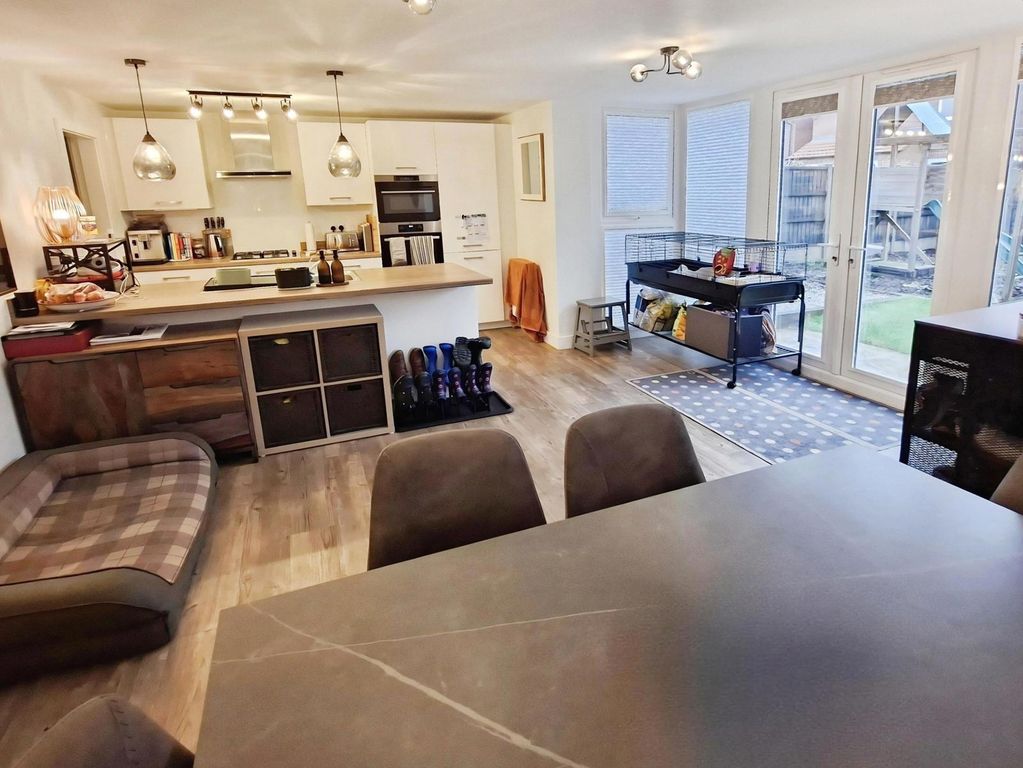 Property photo 3 of 18 Kitchen/Diner/Sittin