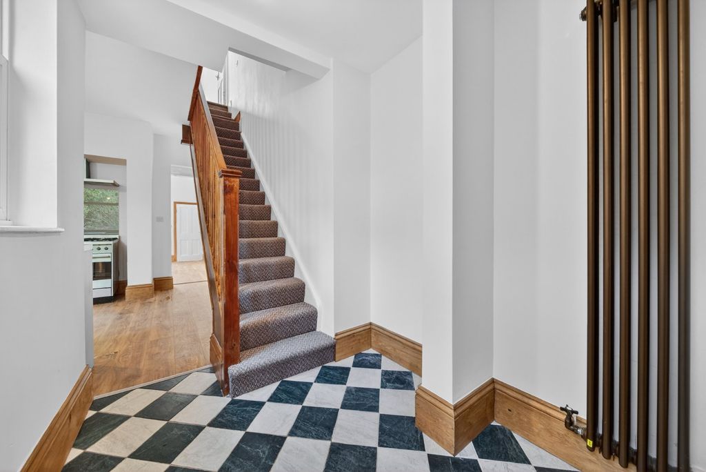 Property photo 3 of 24 Picture No. 15