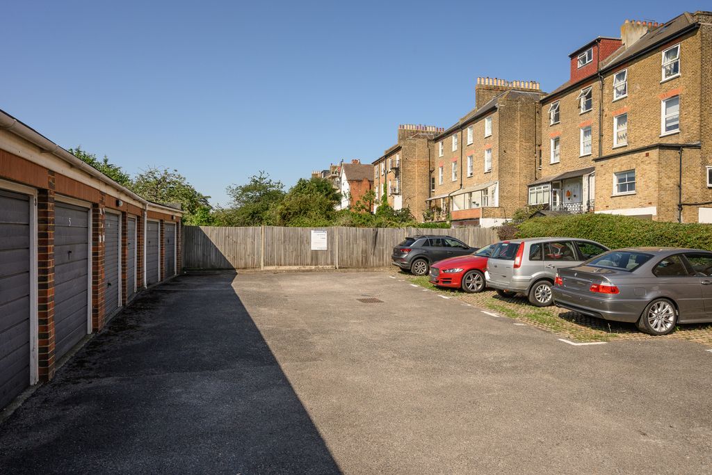 Property photo 2 of 8 Picture No. 02
