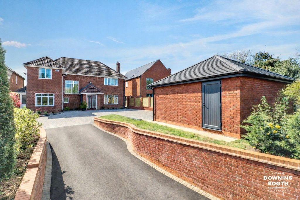 Property photo 1 of 42