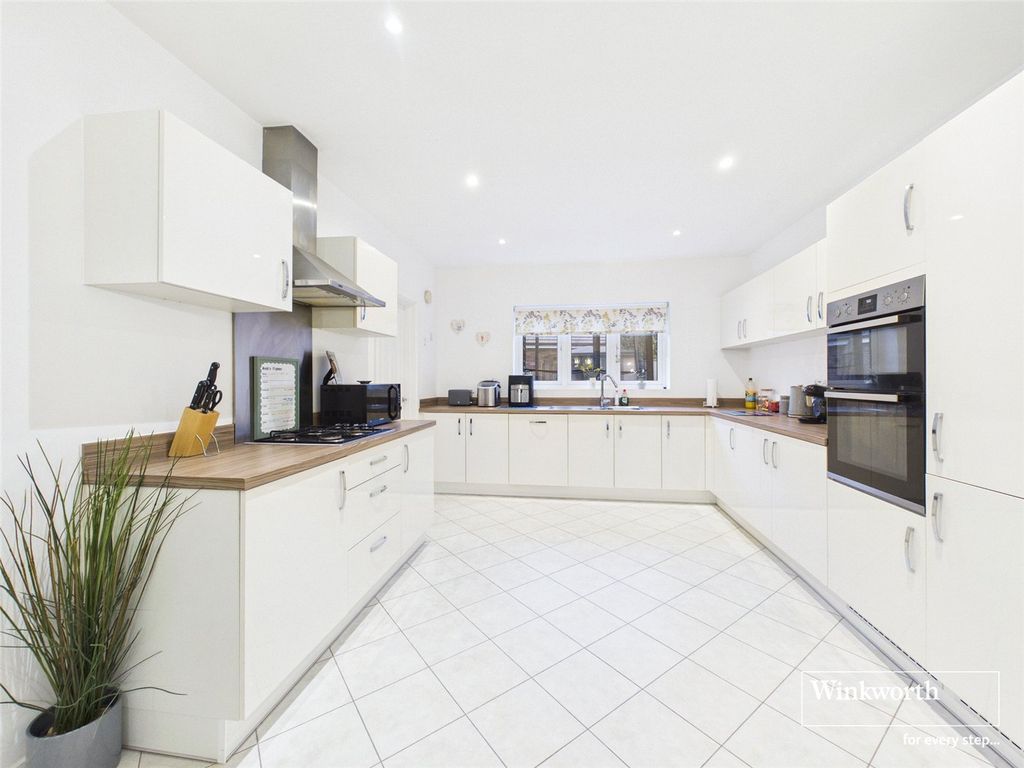 Property photo 2 of 32 Picture No. 07
