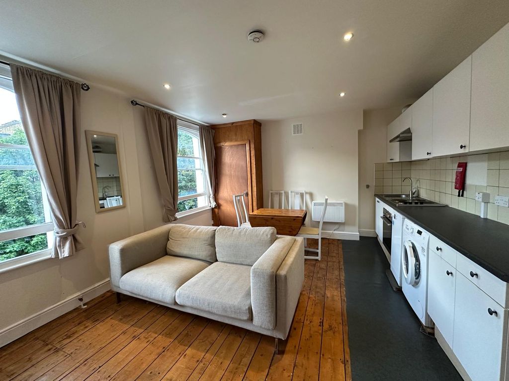 Property photo 2 of 9