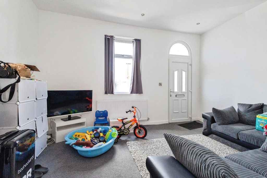 Property photo 2 of 18 Pbox-Img.Jpg