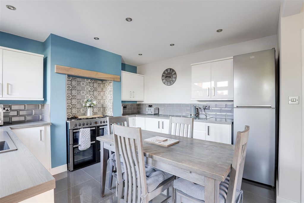 Property photo 3 of 20 4619.Jpg