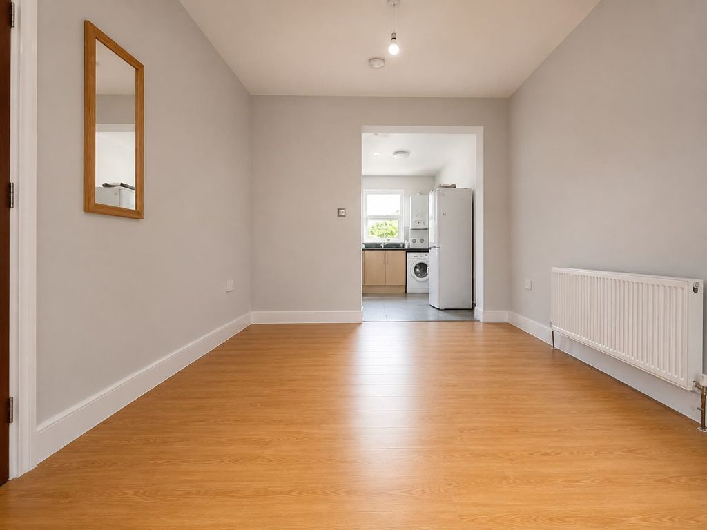 Property photo 2 of 8 Bedroom