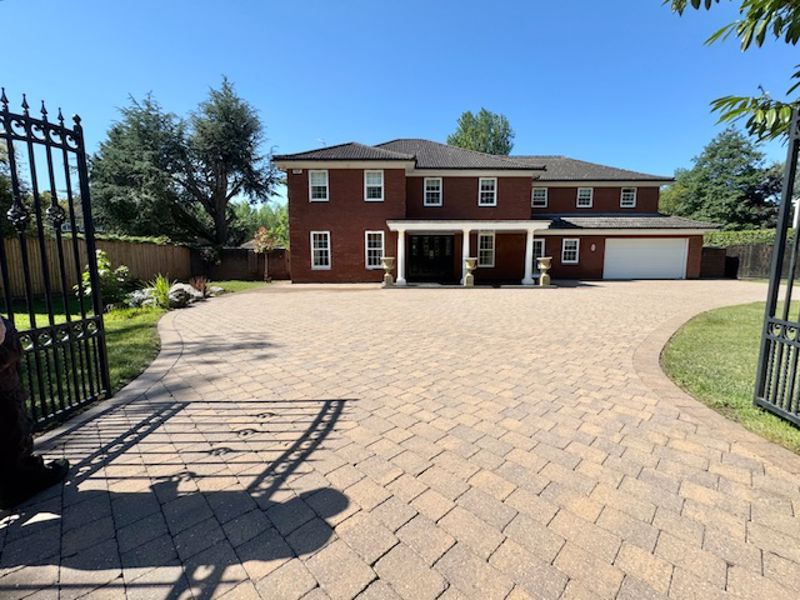 Property photo 1 of 71 Front View 2