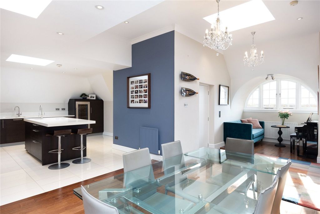 Property photo 2 of 16 Kitchen/Dining