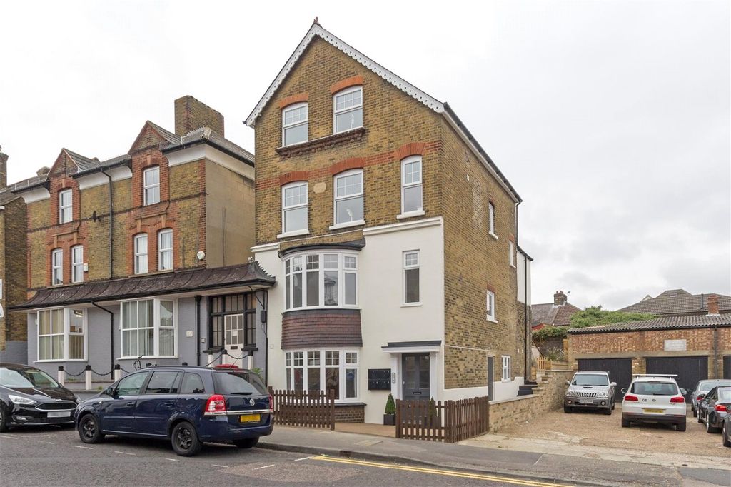 Property photo 1 of 12 Park Ext Max.Jpg