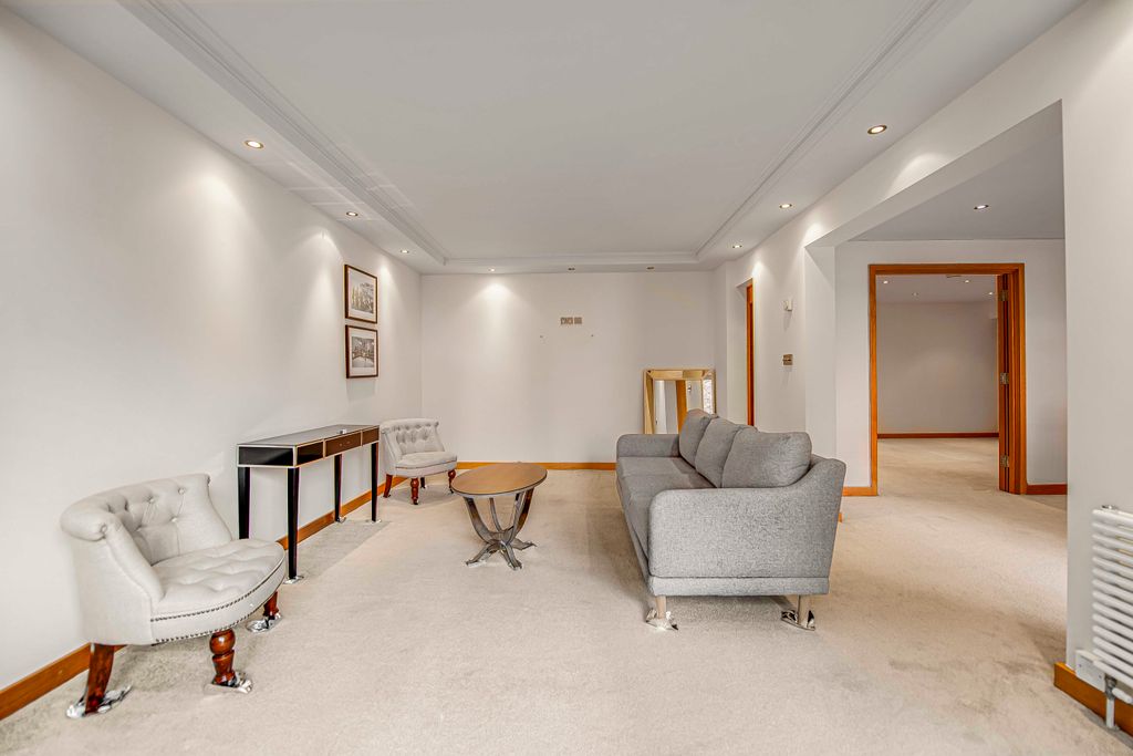 Property photo 1 of 11 45_Kingston_House_South-5