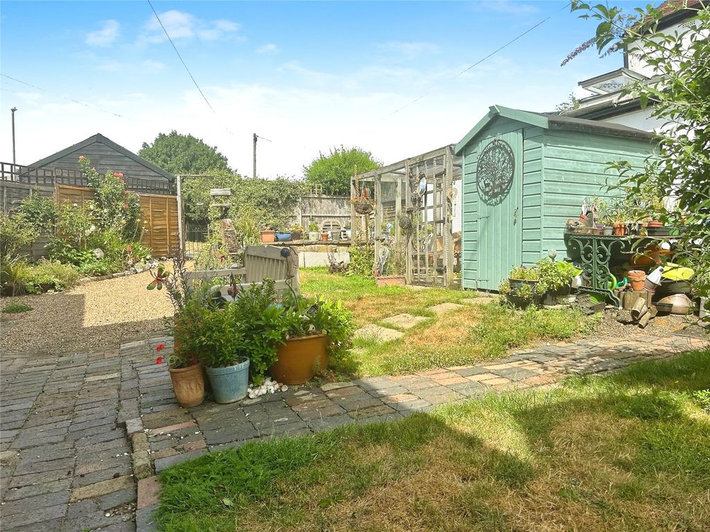 Property photo 3 of 12 Picture No. 10