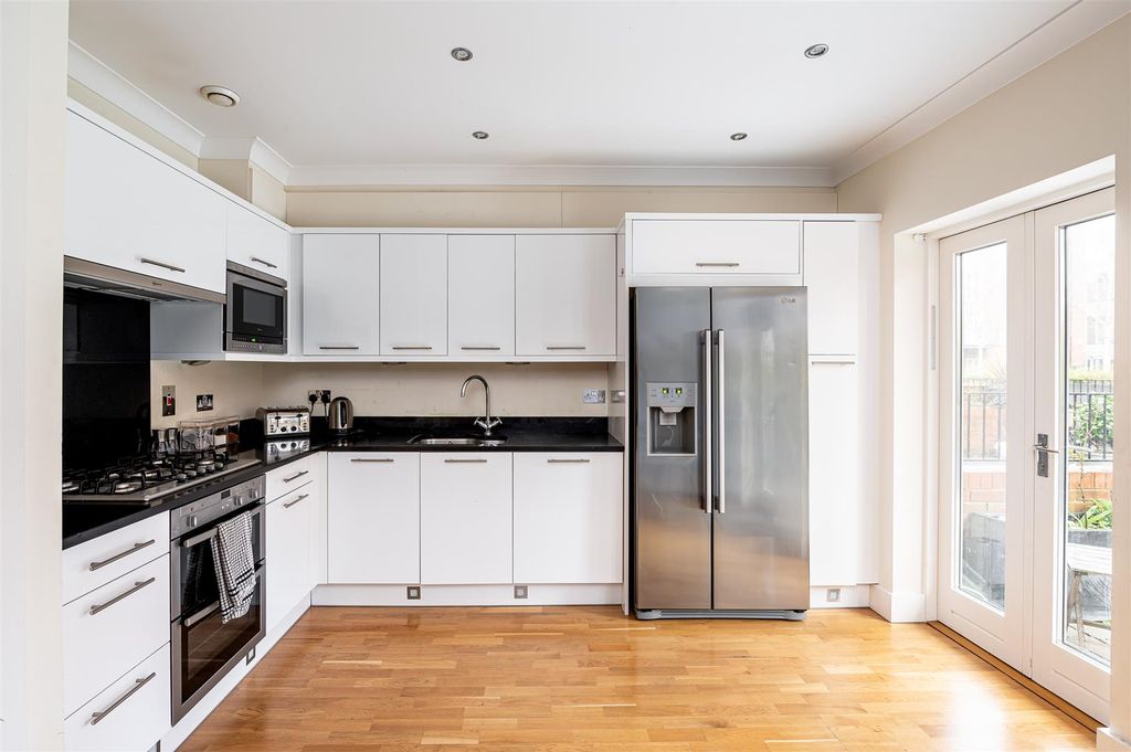 Property photo 3 of 23 Kitchen Dining