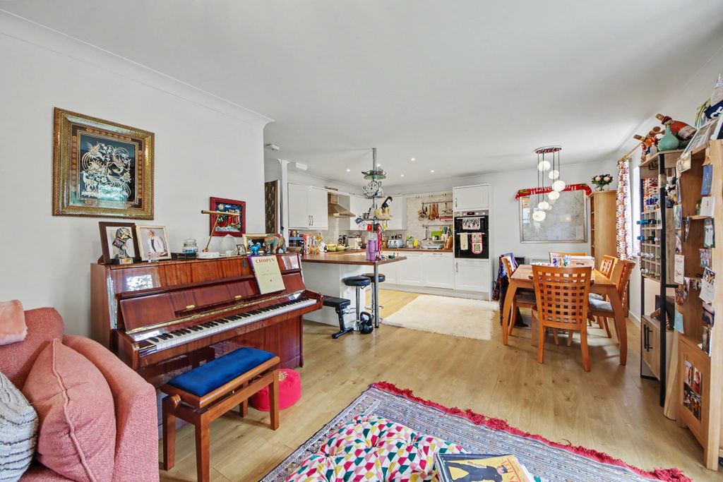 Property photo 1 of 16 Img_8564