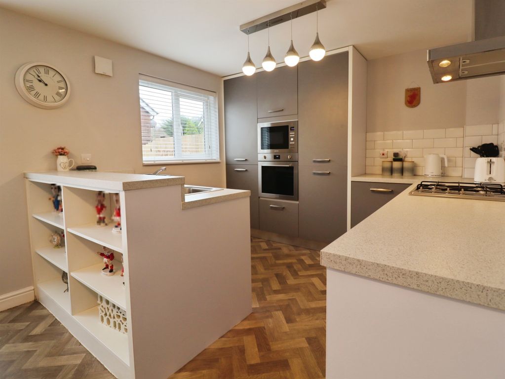 Property photo 2 of 23