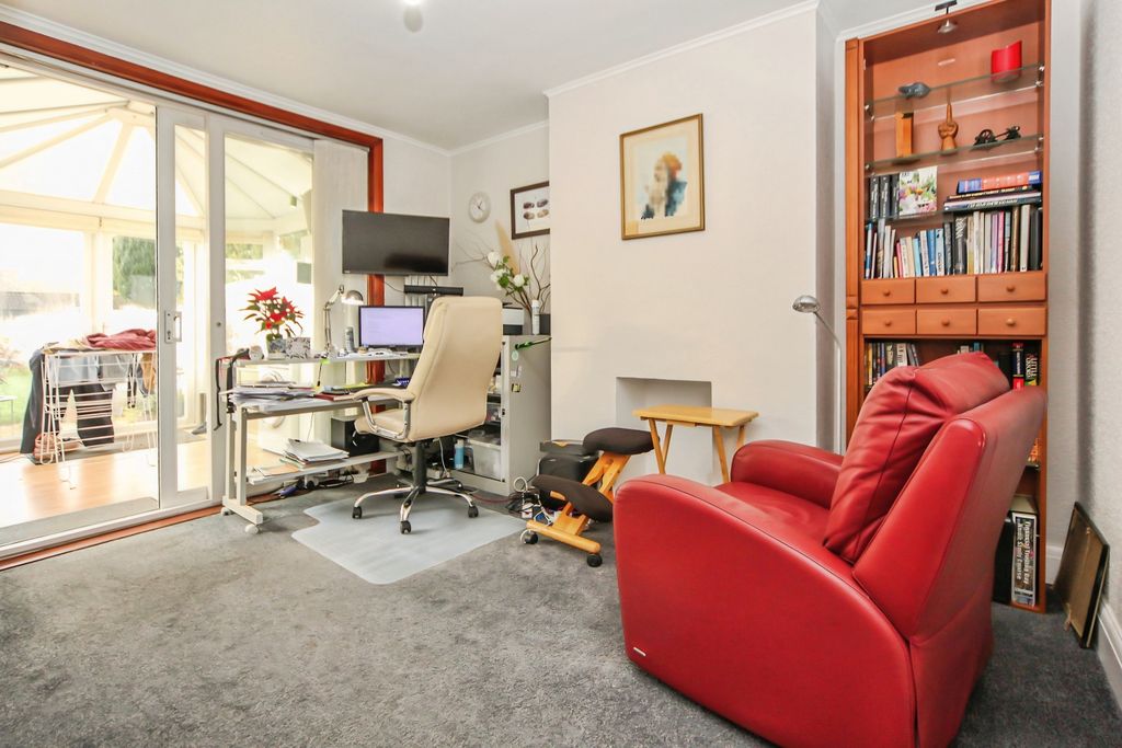 Property photo 3 of 25 Dining Room