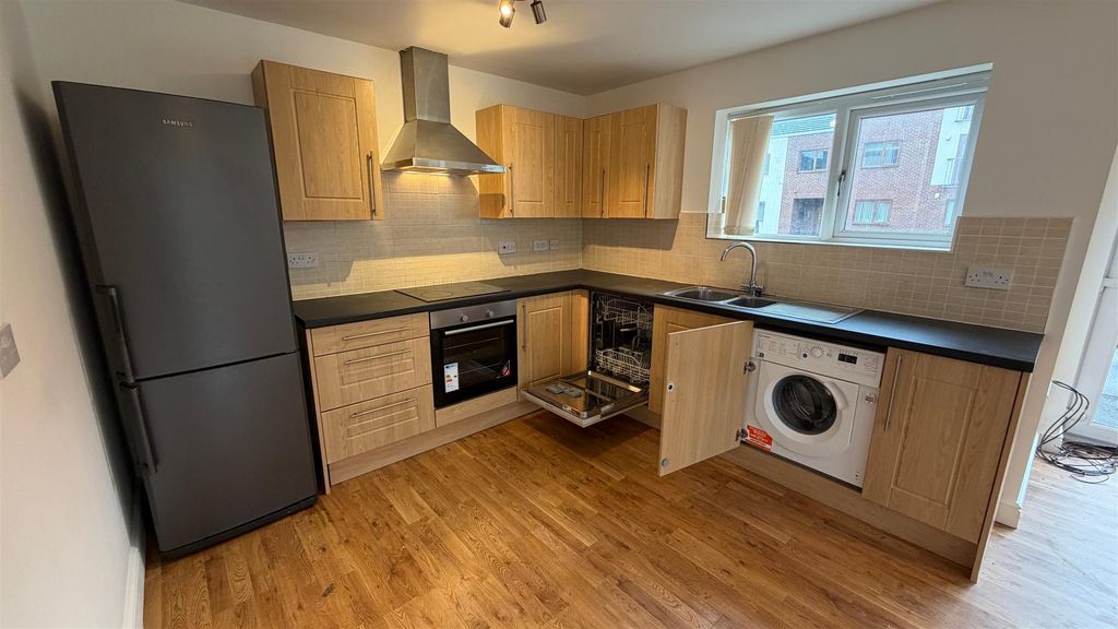 Property photo 3 of 22 20260324_132331764_Ios.Jpg