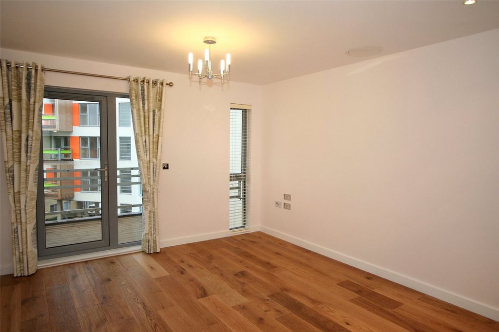 Property photo 2 of 5 Picture No. 22