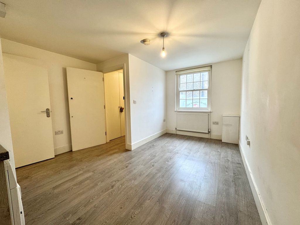 Property photo 2 of 5 Gallery