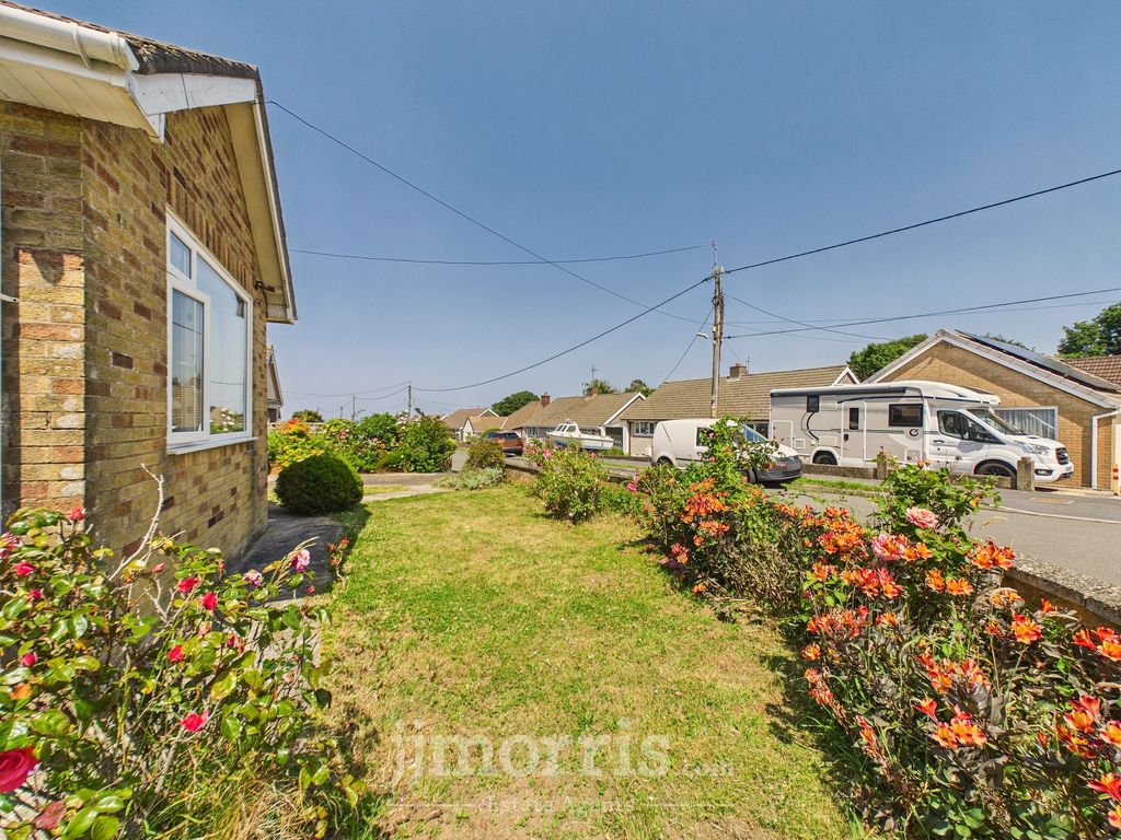 Property photo 2 of 31