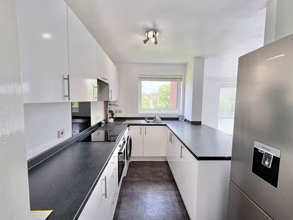 Property photo 3 of 11