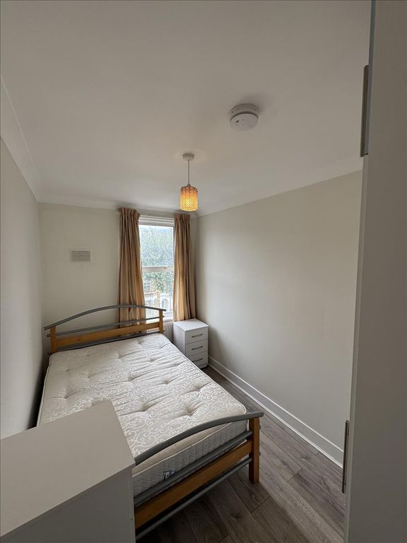 Property photo 3 of 4