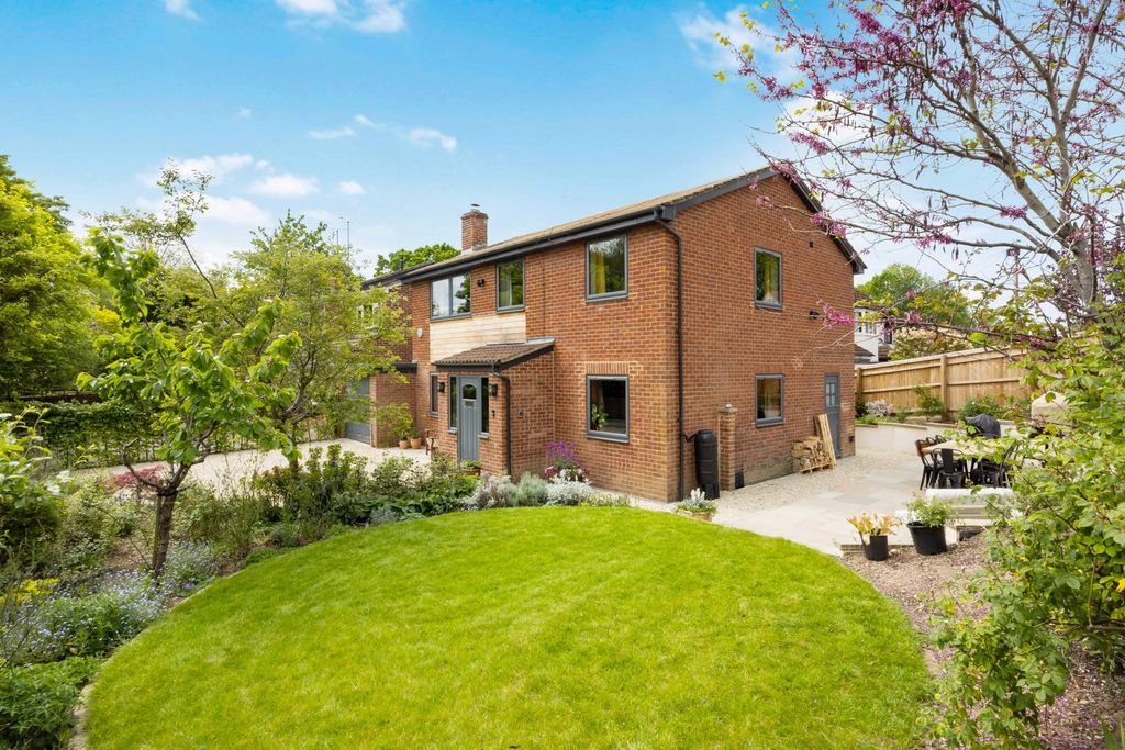 Property photo 3 of 33