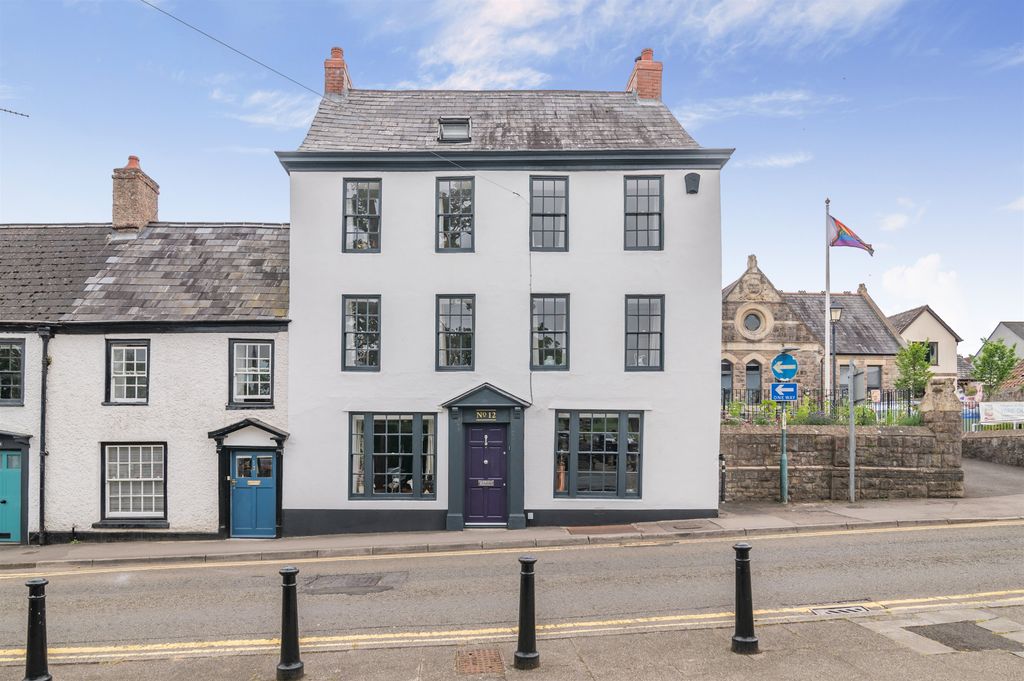 Property photo 1 of 45