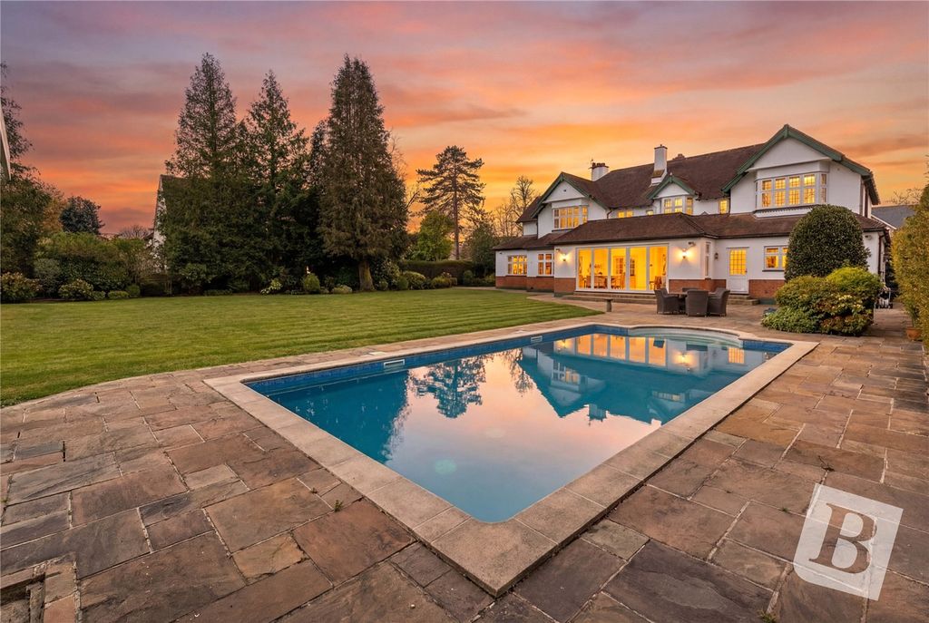 Property photo 3 of 38 Twilight Edit