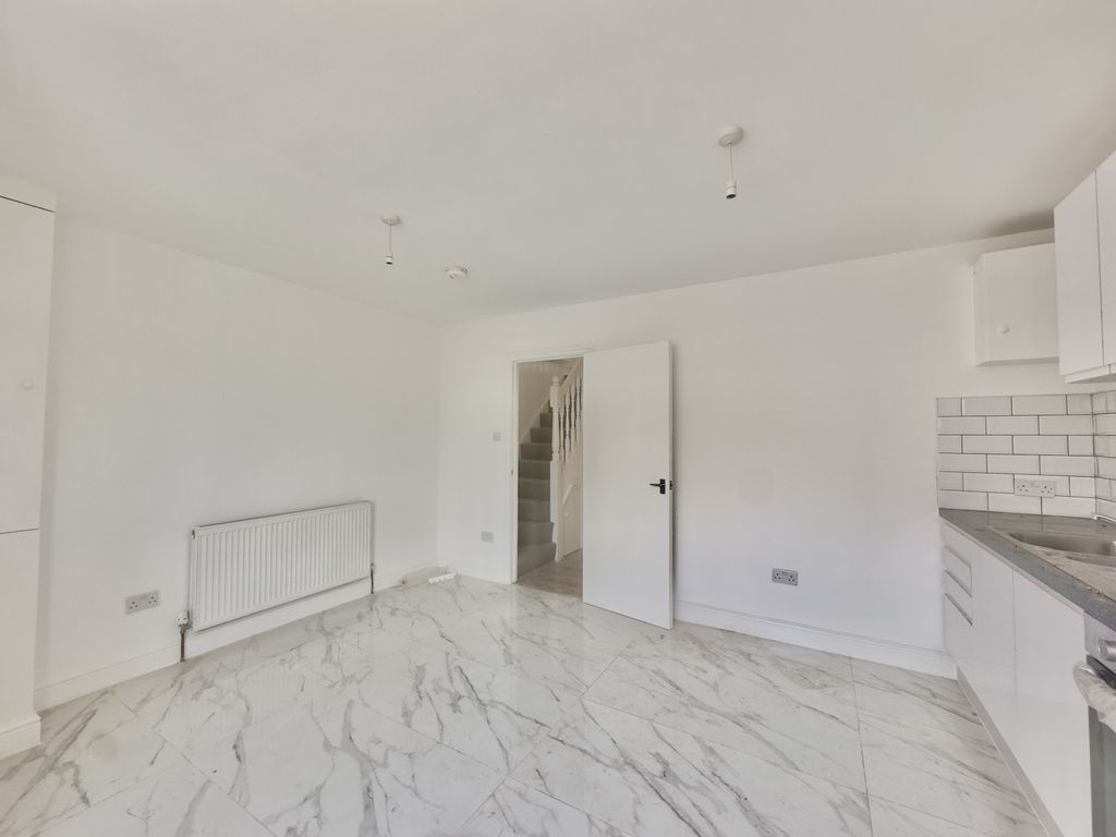 Property photo 3 of 12 Gallery