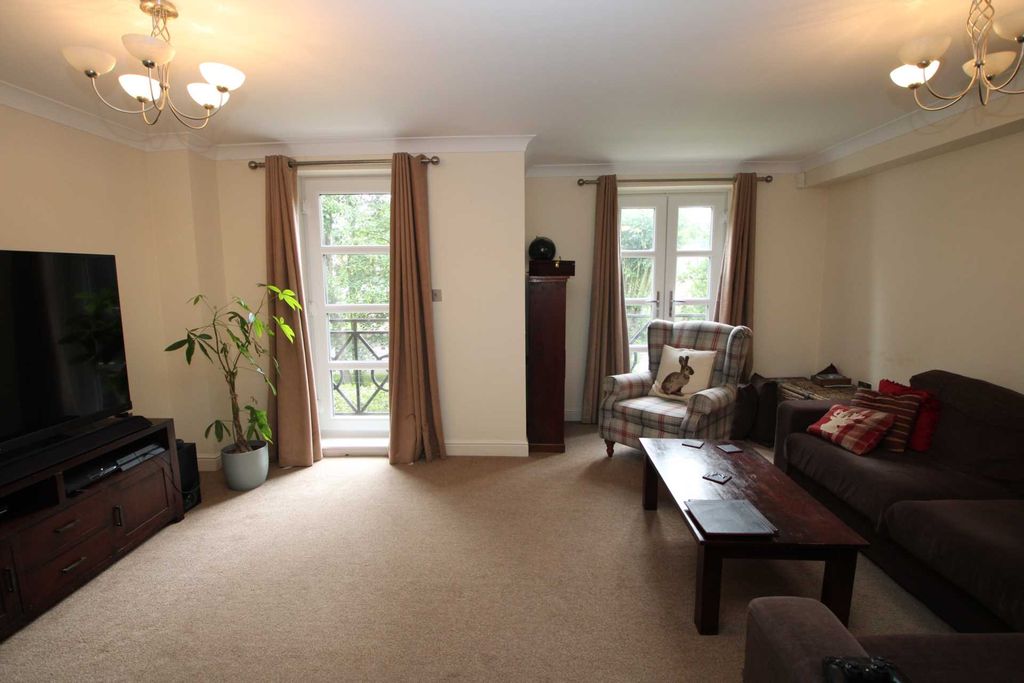 Property photo 2 of 16 Photo