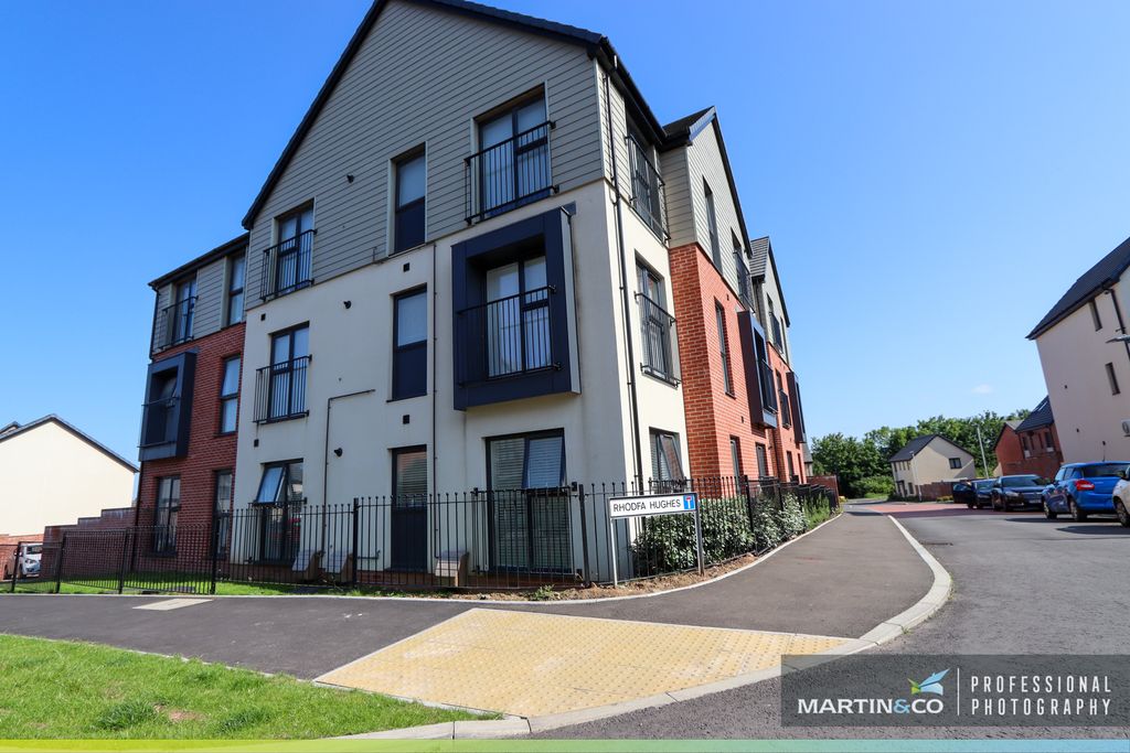 Property photo 1 of 14