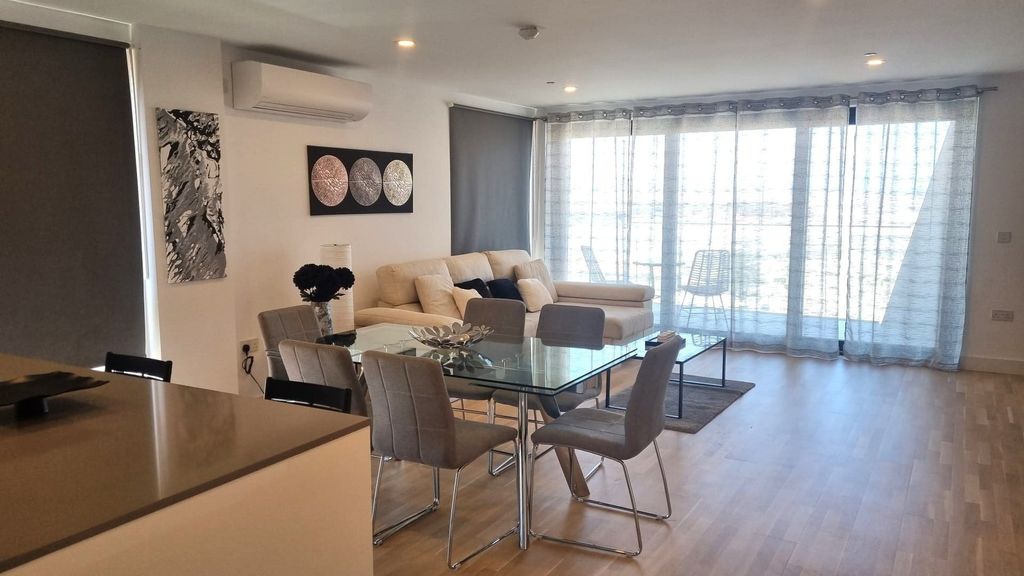 Property photo 3 of 16 <Alttext/>