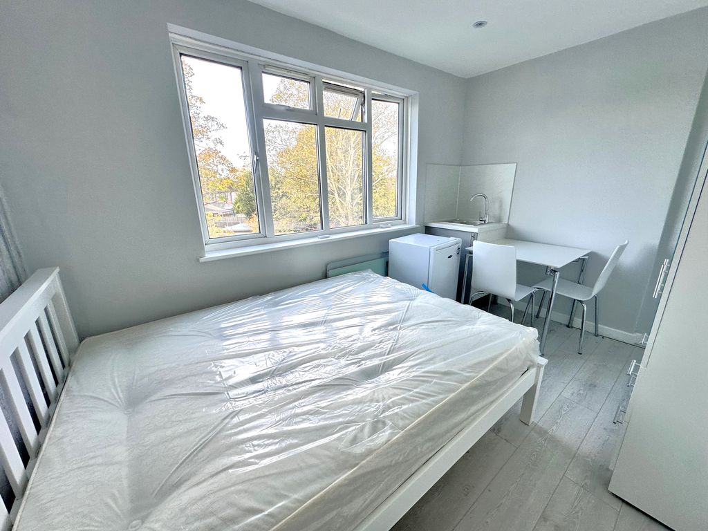 Property photo 2 of 7 Image